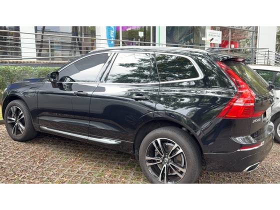 VOLVO XC60 2.0 T8 HYBRID MOMENTUM AWD GEARTRONIC VOLVO XC60 2.0 T8 HYBRID MOMENTUM AWD GEARTRONIC